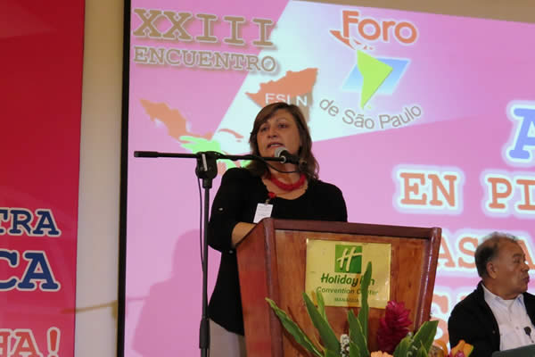 Mónica Valente, secretaria Internacional del partido de trabajadores de Brasil arriba al país