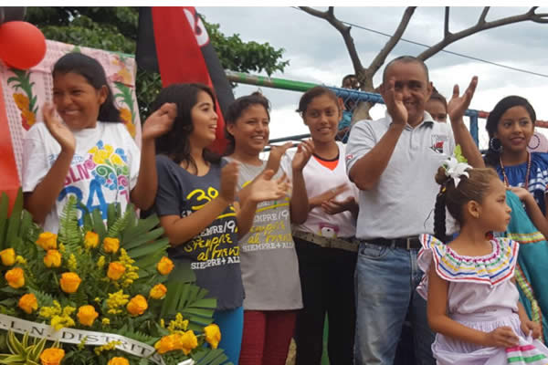 Pobladores del B° Carlos Nuñez conmemoran 38 años de gesta heroica del Cmdnt. Carlos