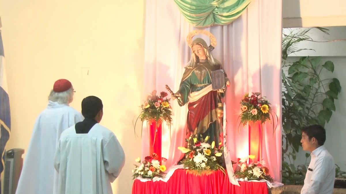 Feligresía católica celebra con júbilo a Santa Martha de Betania