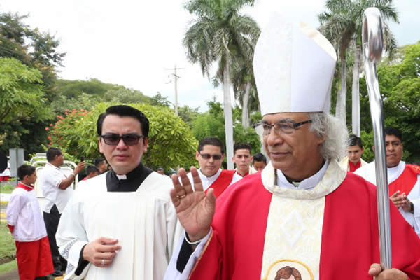 Cardenal Brenes desaprueba actitud bélica de EE.UU. frente a Venezuela