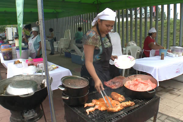 Feria Gastronómica Avenida Bolívar en honor a Minguito