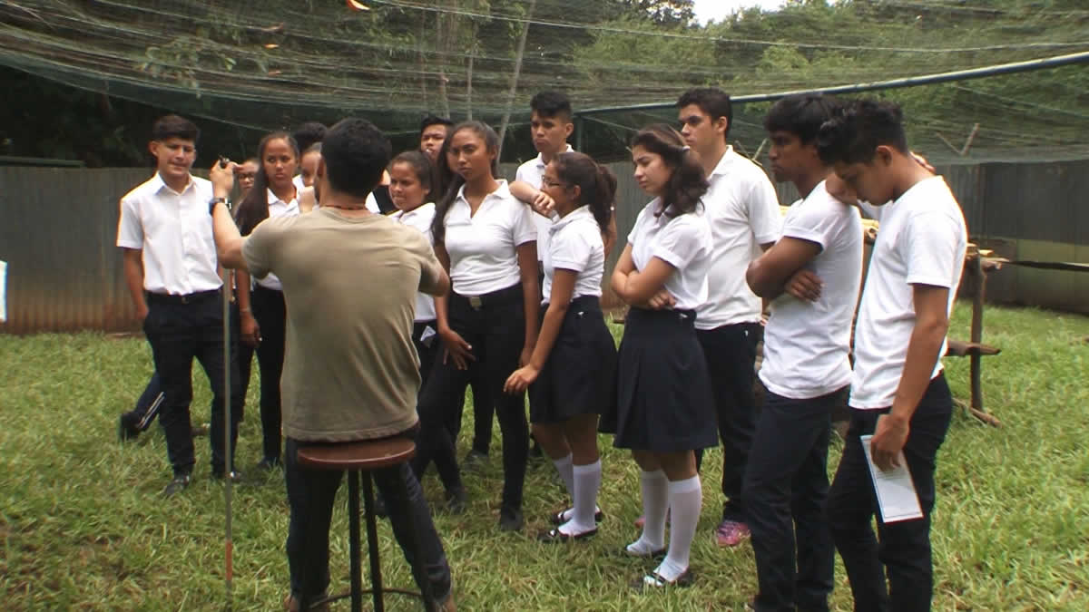Estudiantes del “Elvis días romero” visitan criadero de reptiles, UNAN-Managua