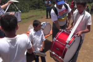 Colegio Sariás Chapaleco de Jinotega recibe instrumentos rítmicos