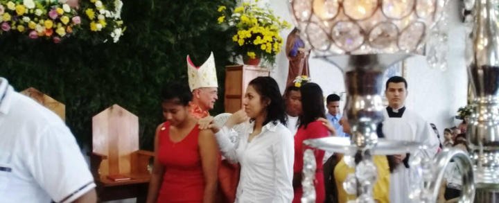 Jóvenes reciben sacramentos en Parroquia San Mateo de Managua