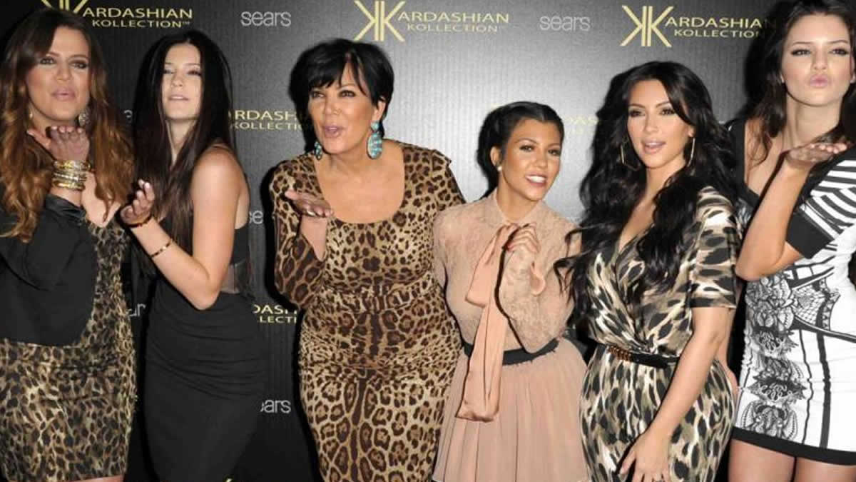 Familia Kardashian celebra 10 años de su imperio