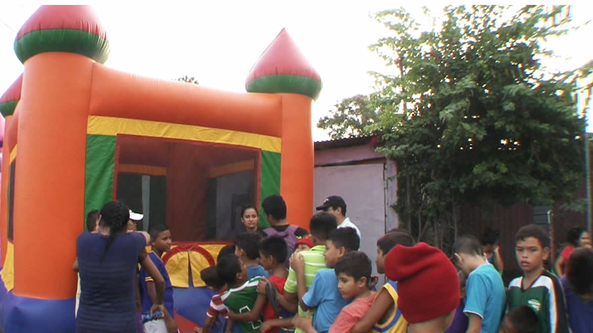 Tarde de Alegría gozaron familias del Barrio Benedicto Velverde en Managua