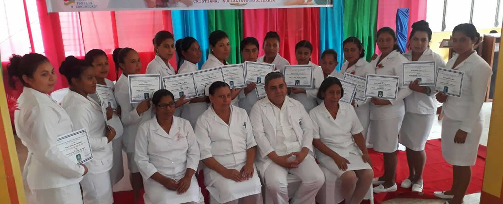 Estudiantes de Enfermería Auxiliar y Comunitaria reciben diplomas académicos en Madriz