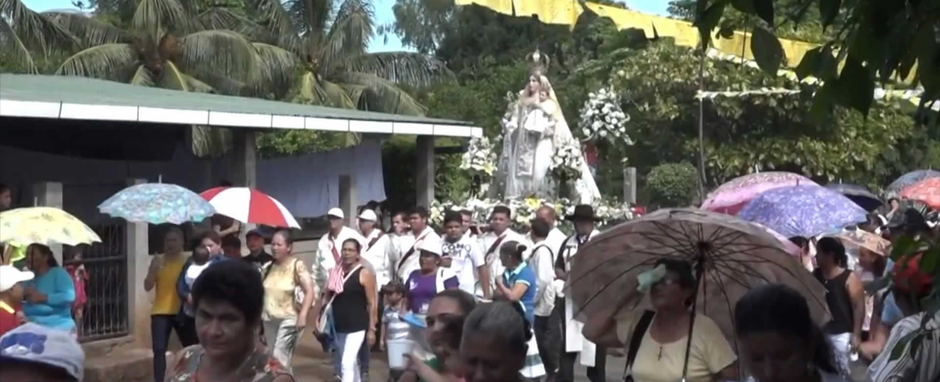 Leones realizan peregrinación en honor a la Virgen de la Merced