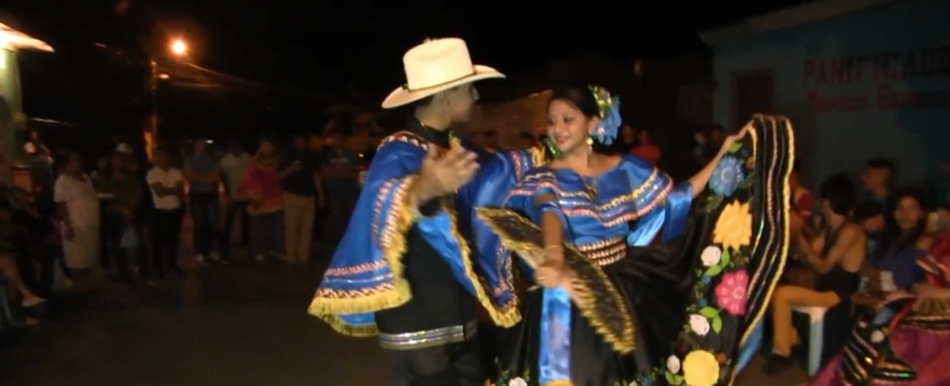 Bailes tradicionales en honor a San Jerónimo engalanan las calles de Masaya