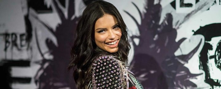 Adriana Lima critica los estándares de belleza que ella y otras modelos imponen