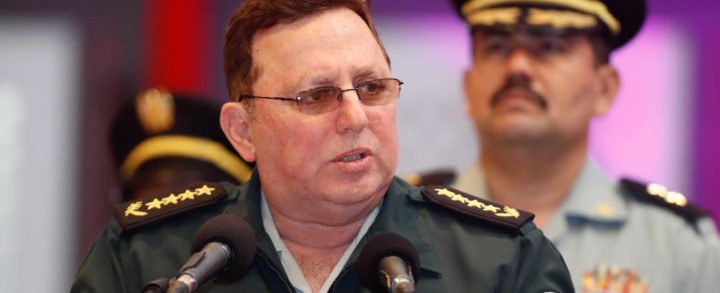 General Julio Avilés resalta el compromiso de los nuevos oficiales del Ejército Nacional
