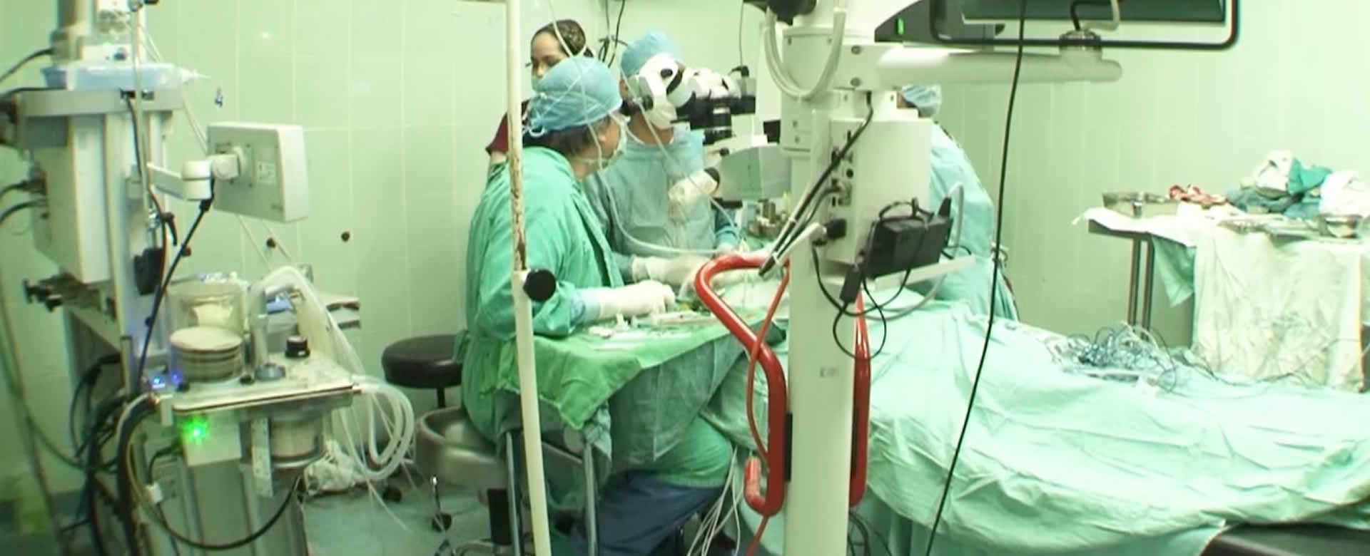 • Jornada quirúrgica y entrega de lentes en el hospital oftalmológico nacional