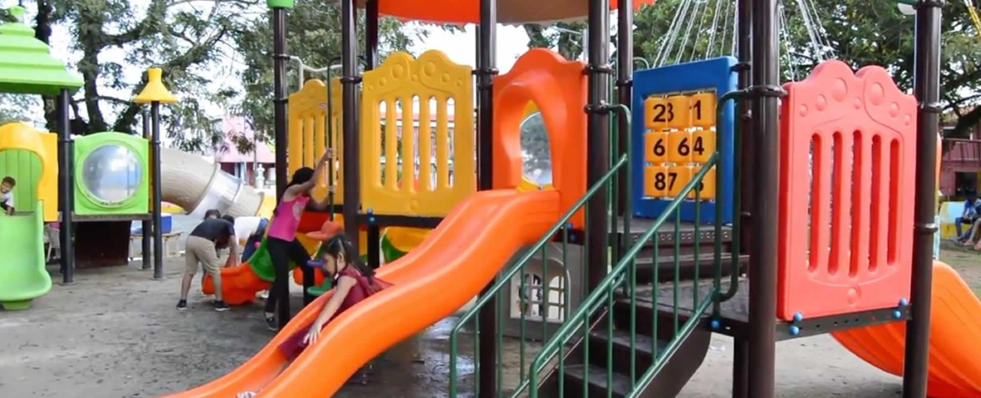 Instalan juegos infantiles en parques y plaza municipal de Bluefields