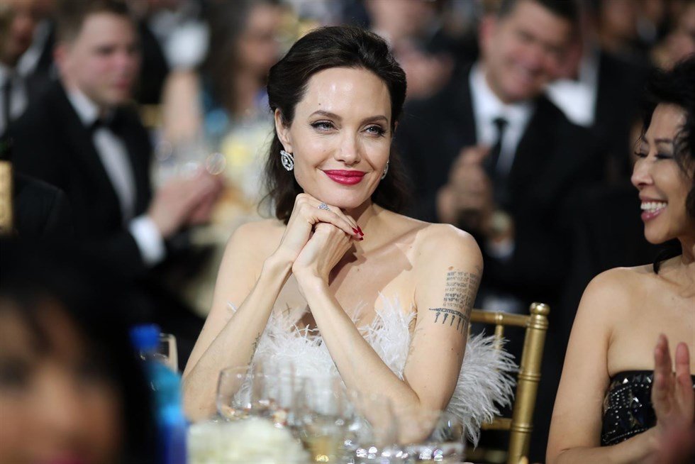 Conocé algunos misterios que escoden los tatuajes de Angelina Jolie