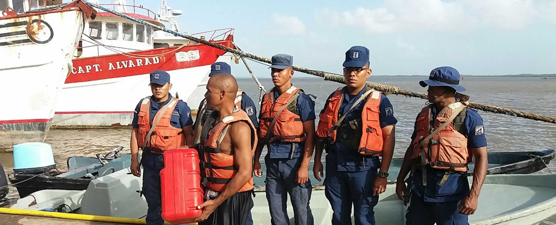  Fuerza Naval rescata a pescador en Bluefields