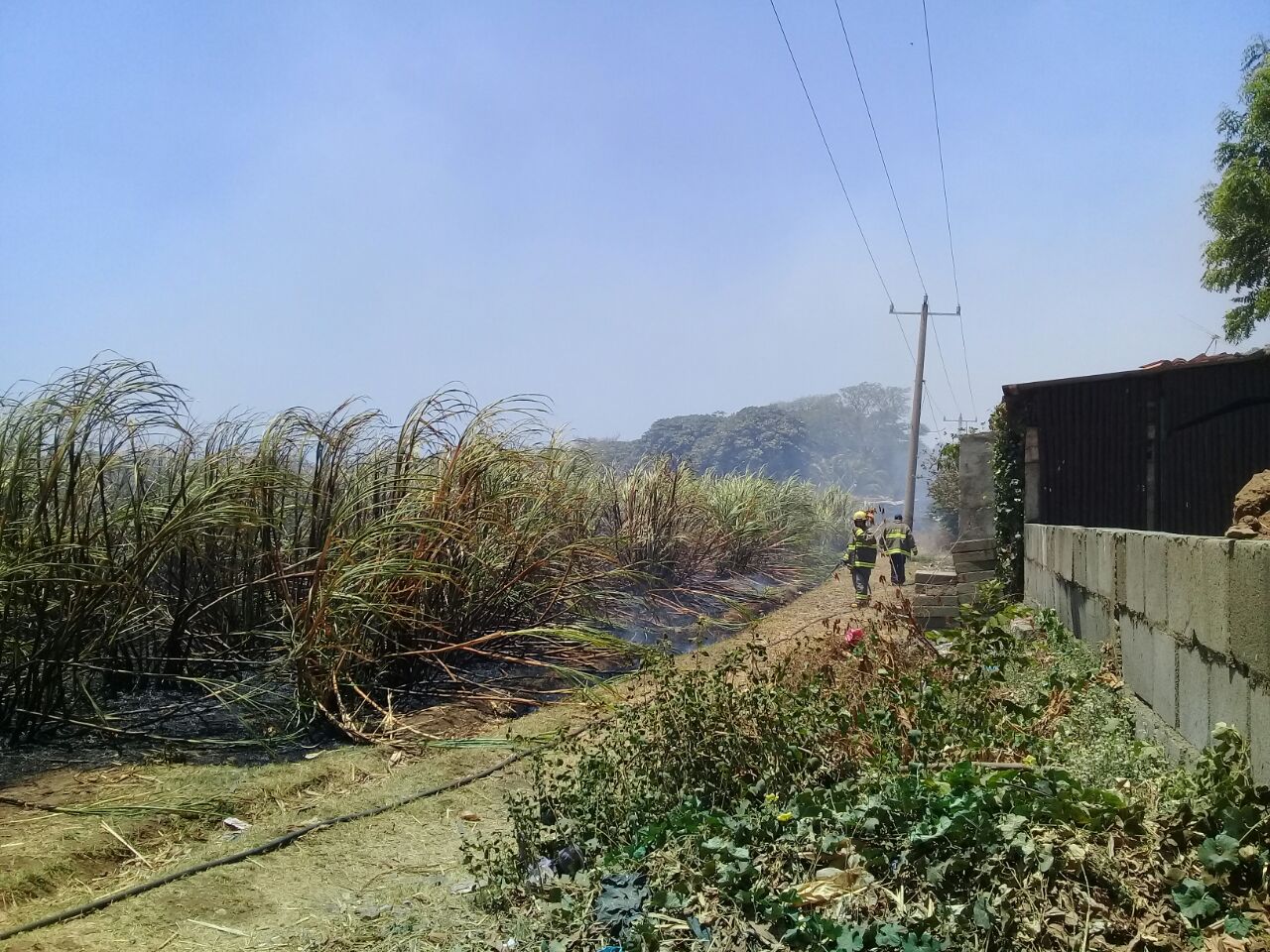 Bomberos controlan conato de incendio en los Cañales de Masachapa
