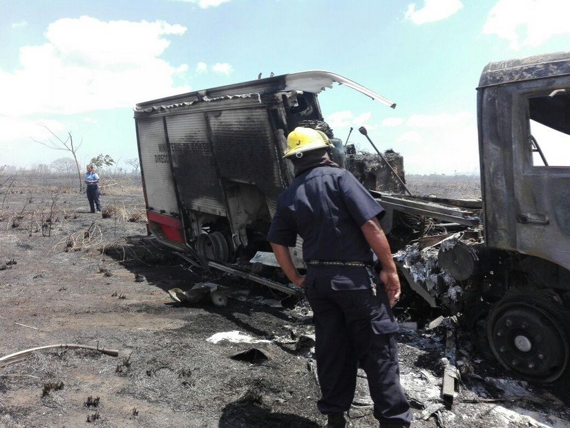 Camión de bomberos victima del conato de incendio en Carretera Tipitapa – Masaya