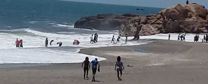 Familias de León llegan a las playas de Poneloya y Las Peñitas