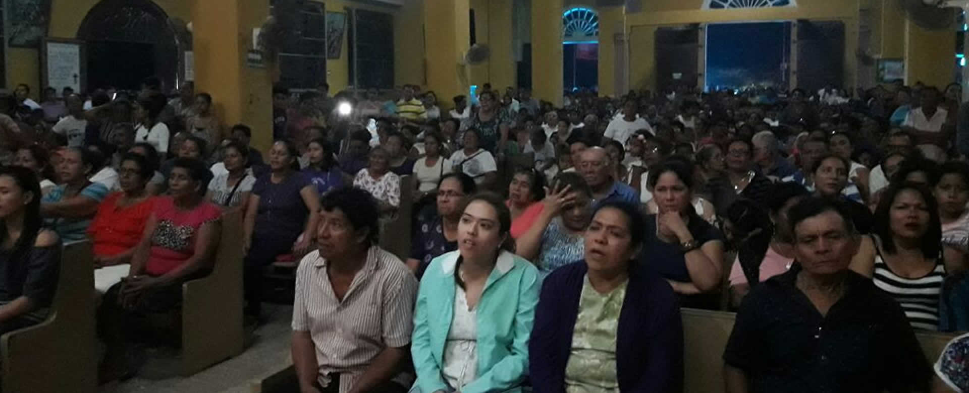Feligreses participan de vigilia en honor a Jesús del Rescate en Popoyuapa Rivas
