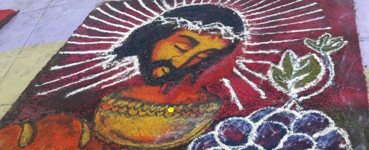 Realizan exhibición de alfombras pasionarias en San Jorge