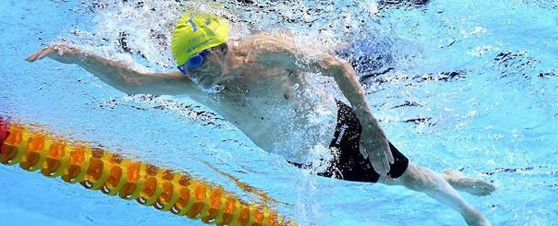 Rompe el récord mundial en natación a los 99 años
