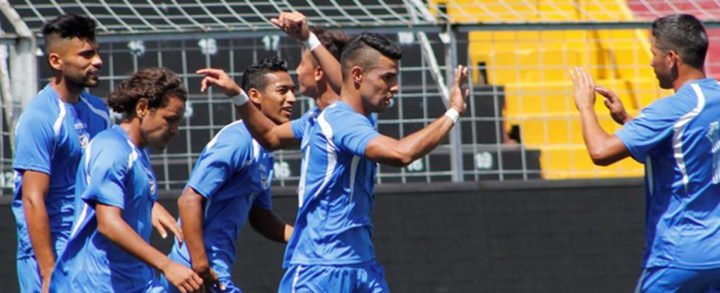 Futbolistas cubanos a sólo horas de arribar para amistoso contra Azul y Blanco