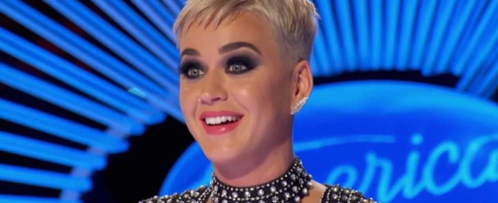 Así actuó Katy Perry al romperse su pantalón durante las grabaciones de American Idol
