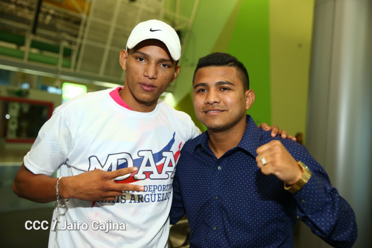 Nuestro nuevo campeón de Boxeo, Cristofer Rosales recorre Managua