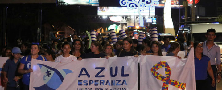 Calles de Managua vestidas de azul para concienciar sobre Autismo en Nicaragua