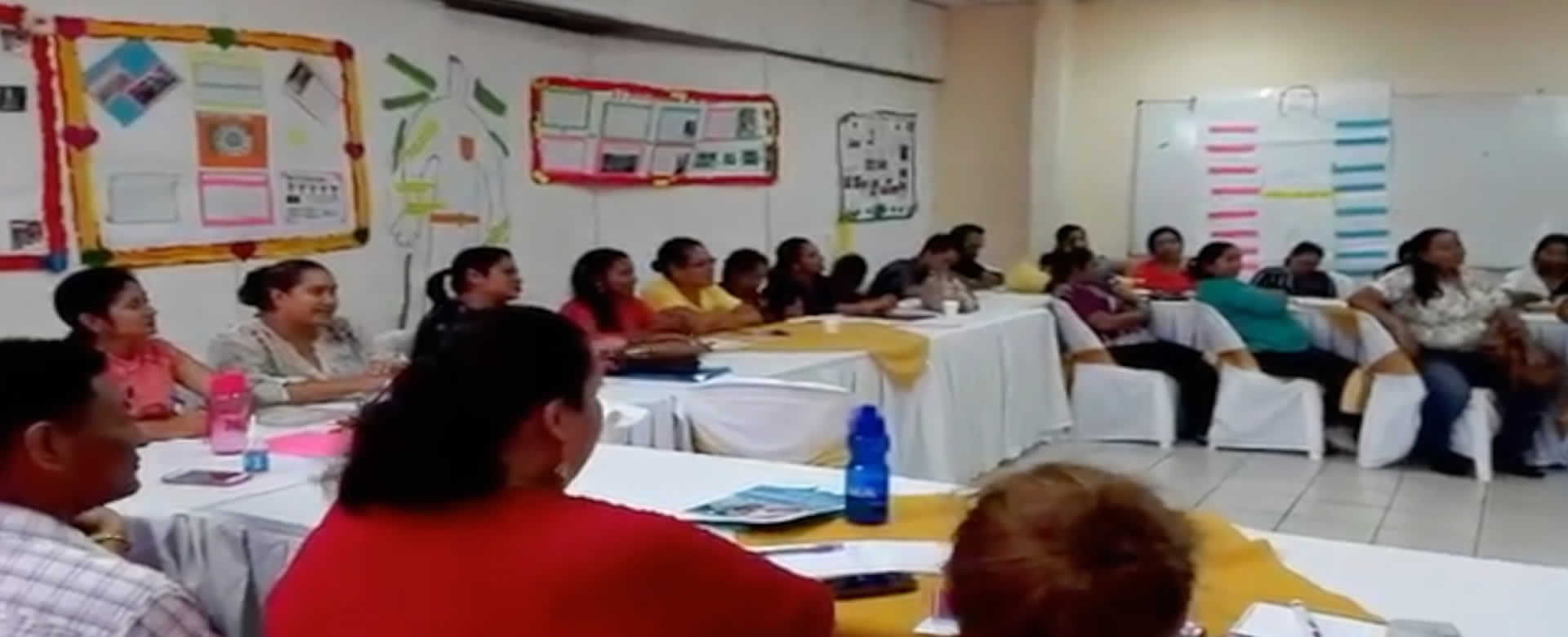 Servidores públicos de Juigalpa reciben capacitación en educación familiar