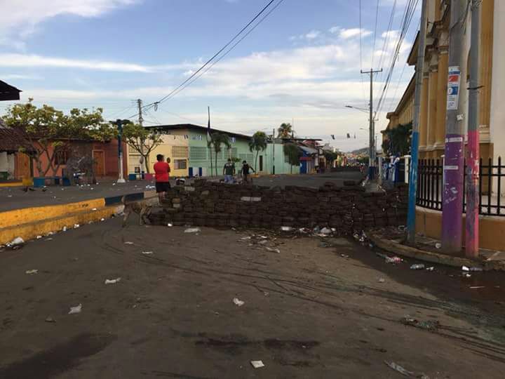 Masaya es destruida sin piedad por grupos vandalicos cobijados por la noche