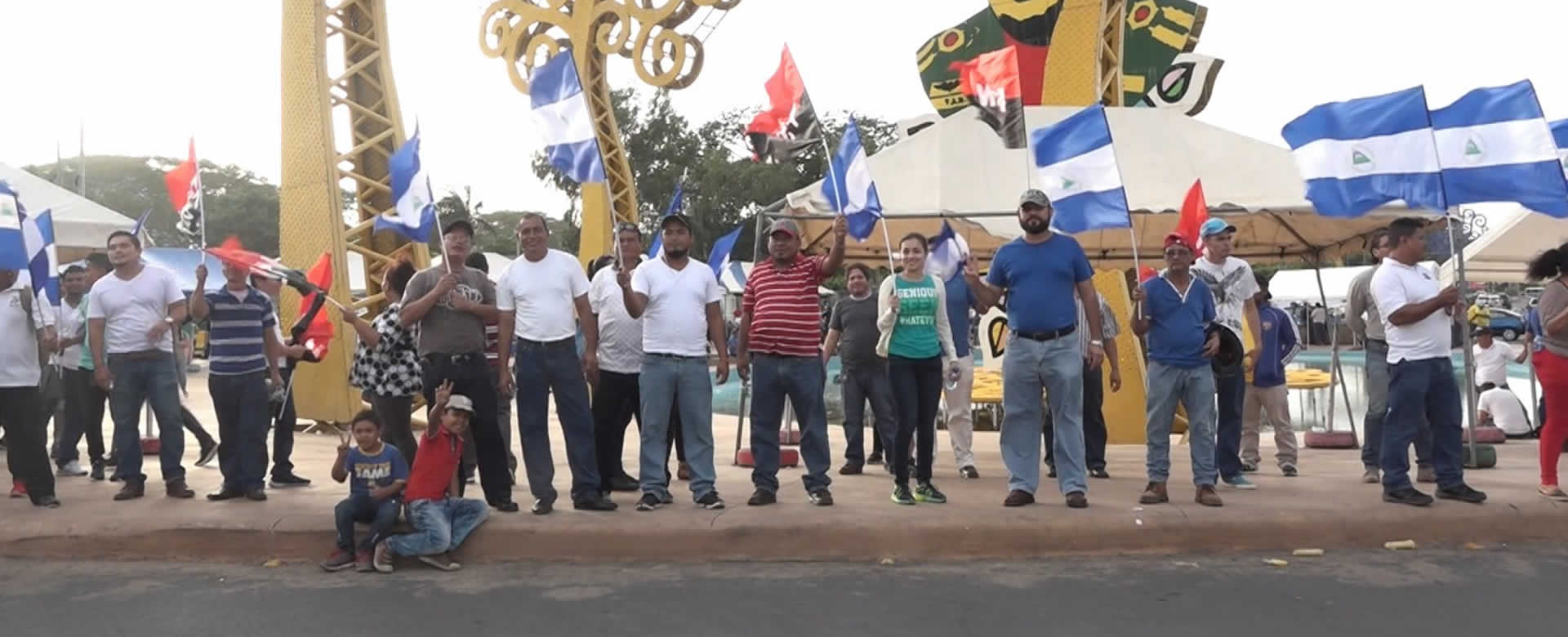 Familias capitalinas mantienen vivo el clamor por la Paz en Nicaragua