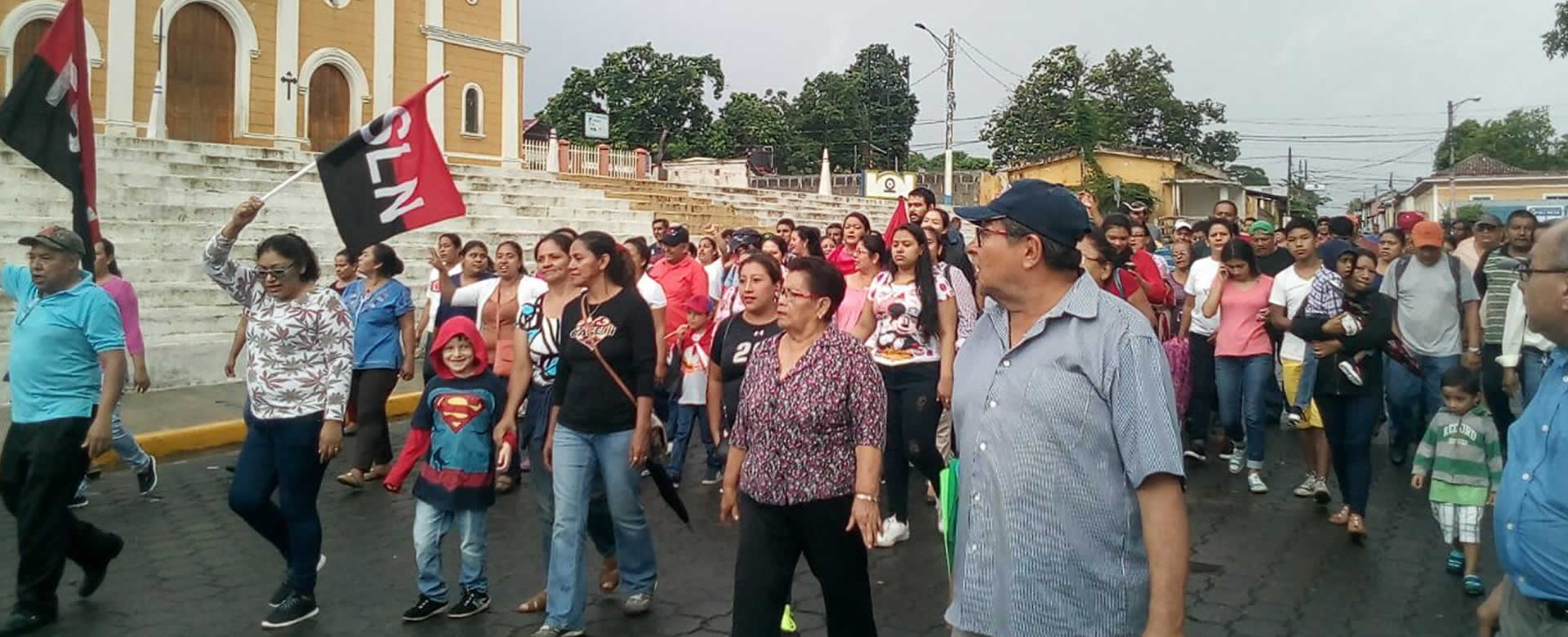 Habitantes de Masatepe participan en una marcha por la paz