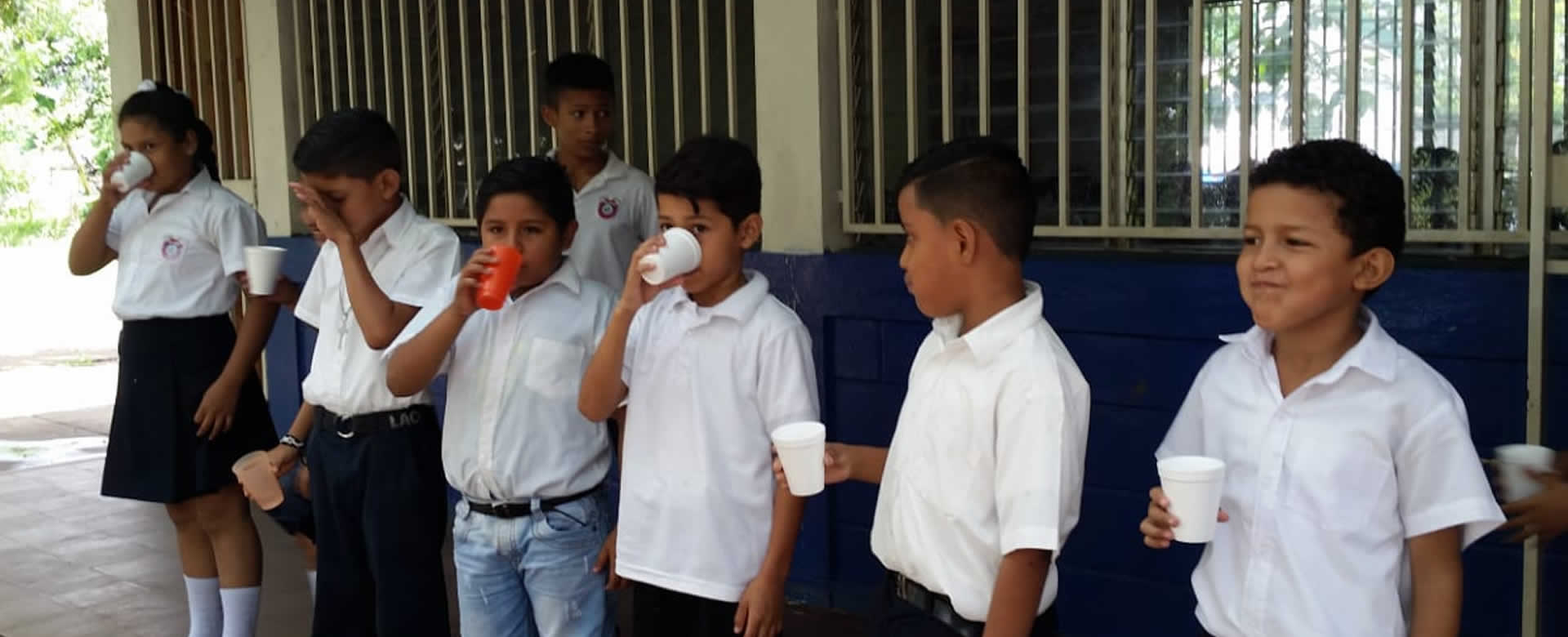 MINSA visita centros escolares para aplicar flúor a niños y niñas
