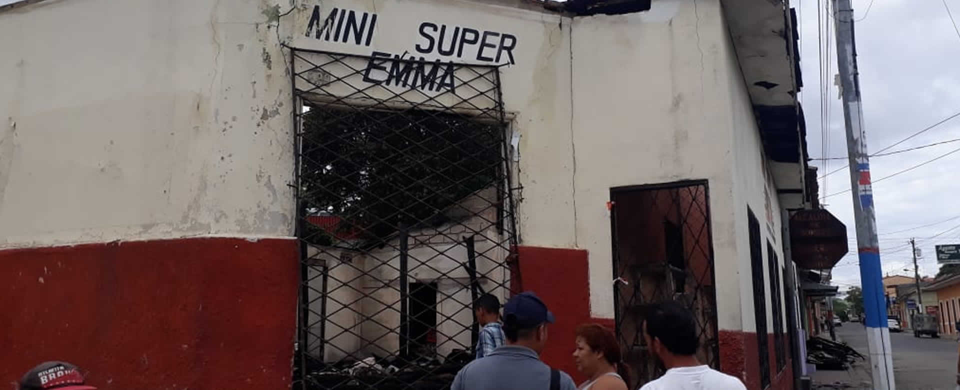 Mini Súper Emma se incendia producto a un corto circuito en Somoto