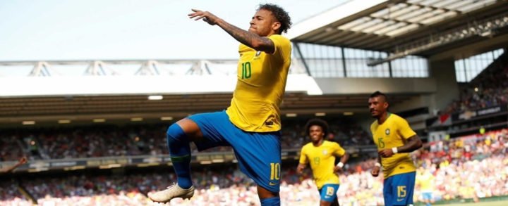 Neymar se alza junto al fénix durante partido Brasil vs Croacia