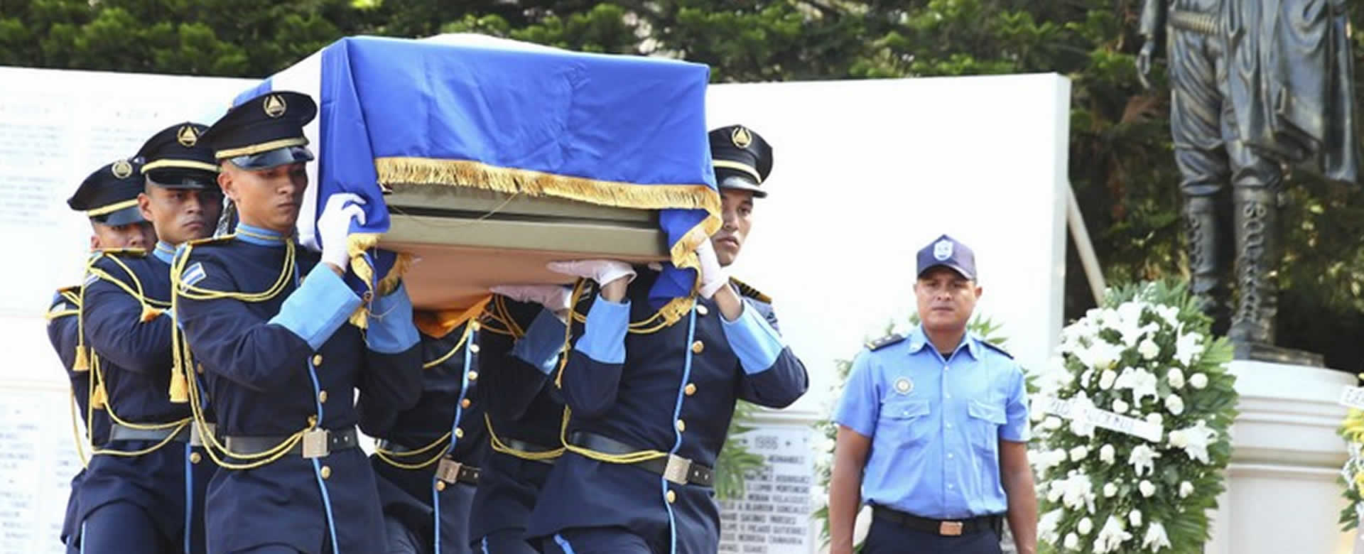 Policía Nacional rinde homenaje póstumo a subinspector Marcos González