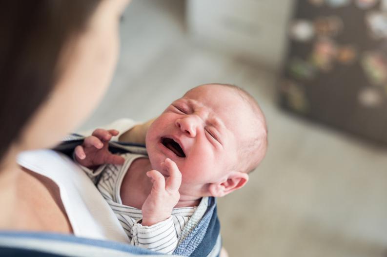 ¿Por qué algunos bebés lloran sin derramar lágrimas?