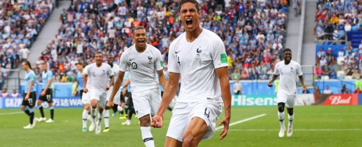 Francia vence por primera vez a Uruguay en un Mundial y pasa a semifinales
