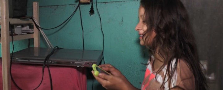 Más familias nicaragüenses cuentan con el servicio de energía eléctrica