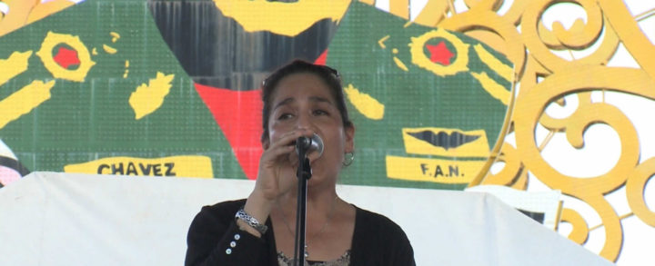 Capitalinos cantan para pedir paz en el país