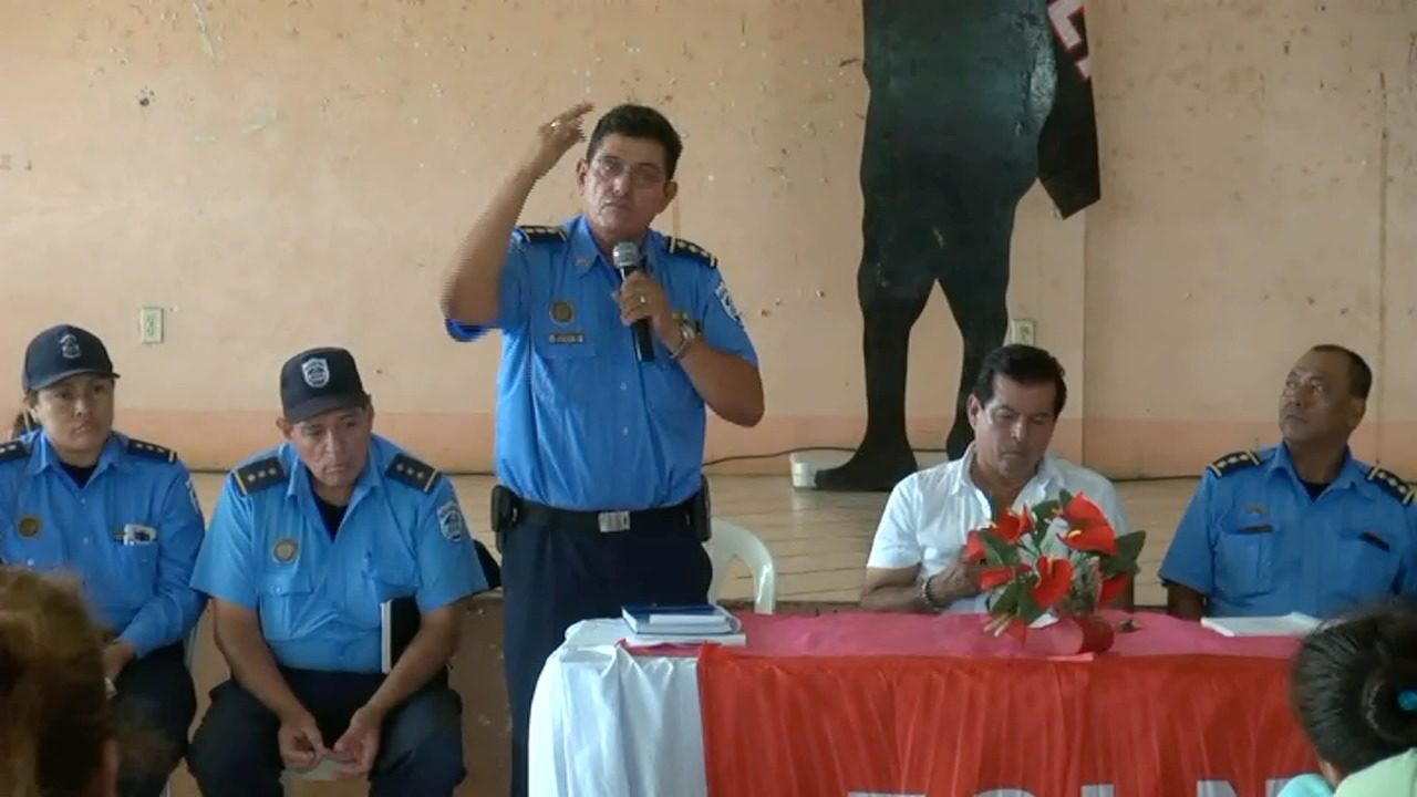 Policía Nacional realiza encuentro con familias de San Rafael del Sur