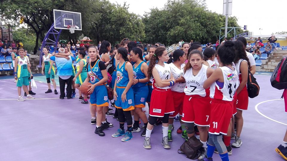 Comuna Capitalina da por inaugurado Torneo Femenino 'Queremos Paz'
