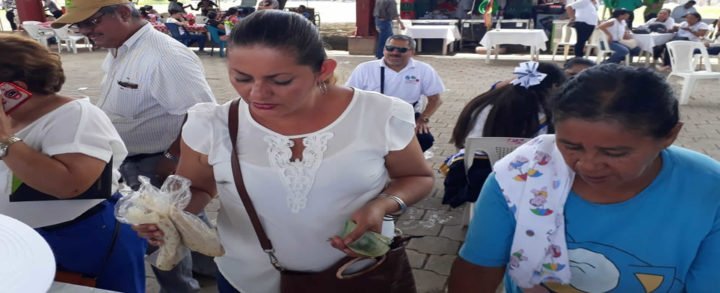 Feria Agropecuaria elabora 'Quesillo más grande de Nicaragua' en Juigalpa