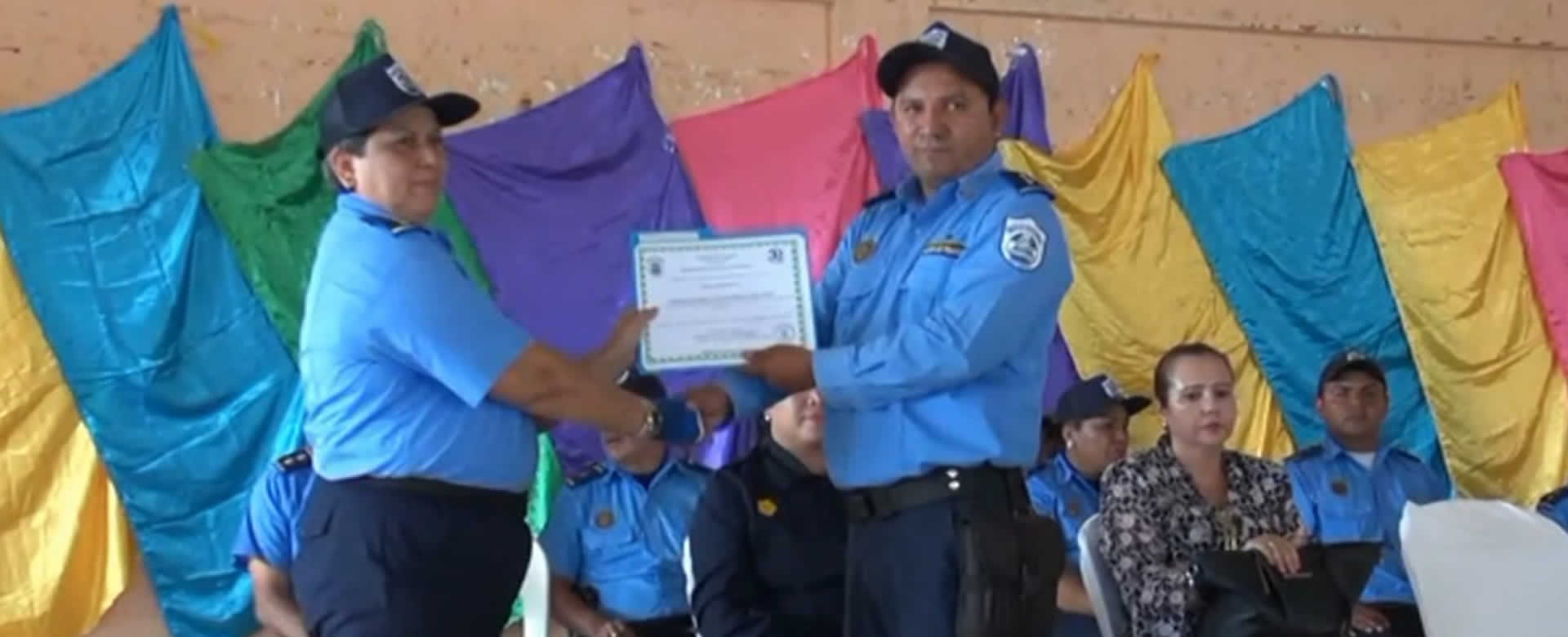 Policías de San Rafael del Sur reciben con honor un merecido reconocimiento