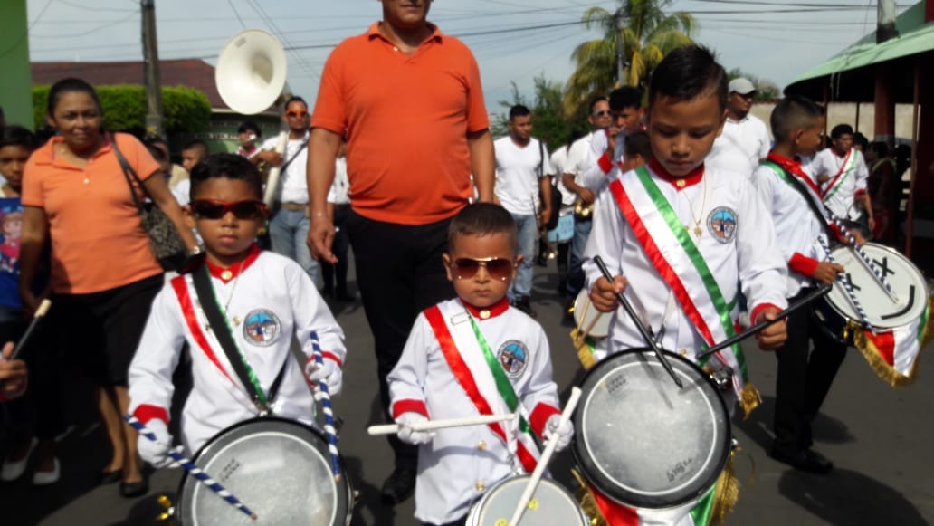 Escuelas públicas de Chinandega inician desfile en honor a fiestas patrias