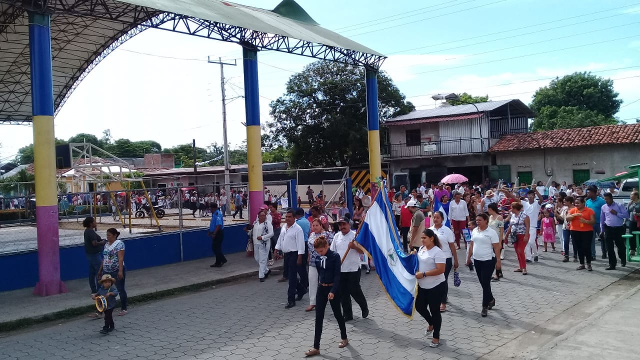 Algarabía estudiantil recorre Somotillo con Desfile Patrio