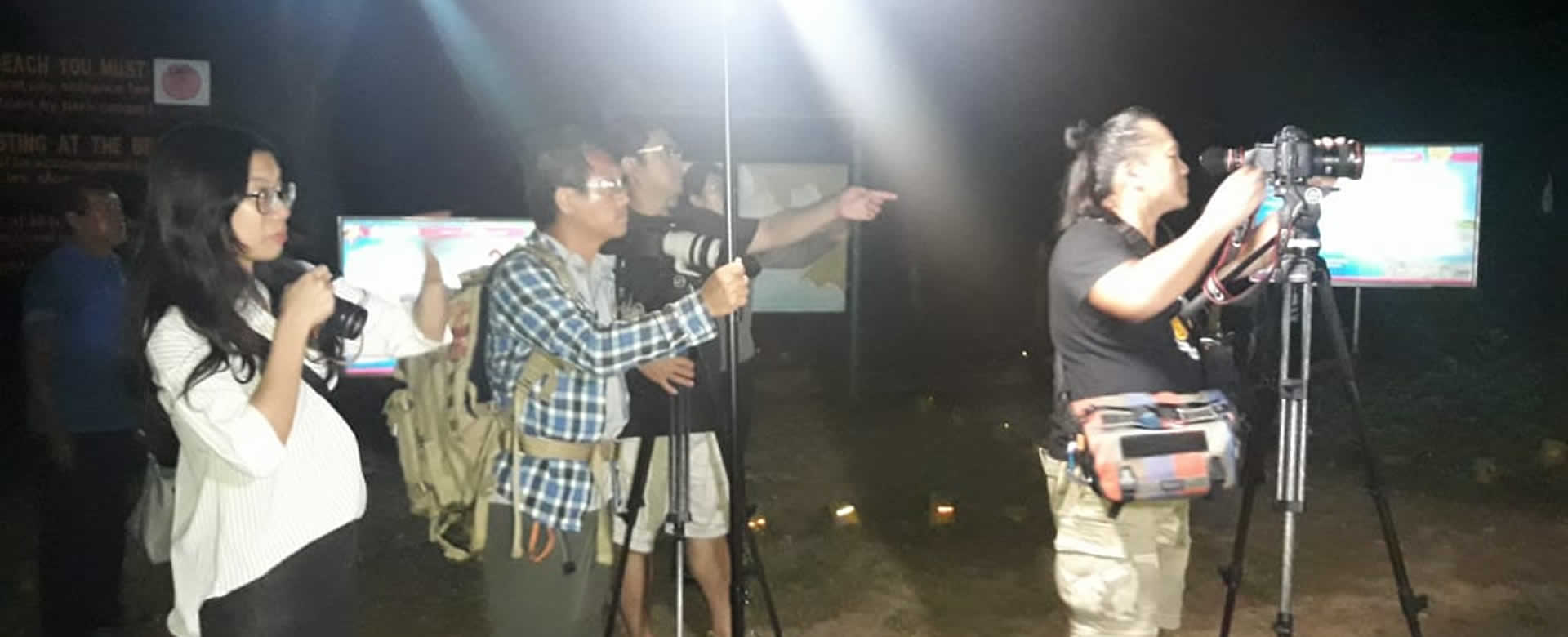Periodistas taiwaneses filman el desove de tortugas en San Juan del Sur para la realización de un documental