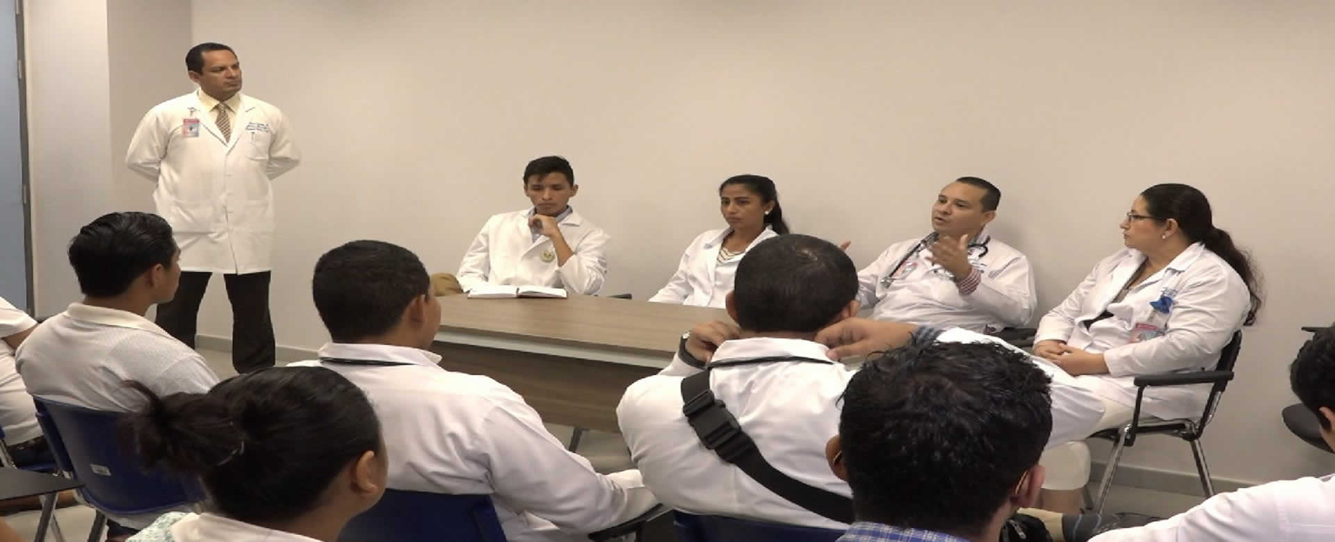 Hospital Fernando Vélez Paíz realiza foro sobre salud mental