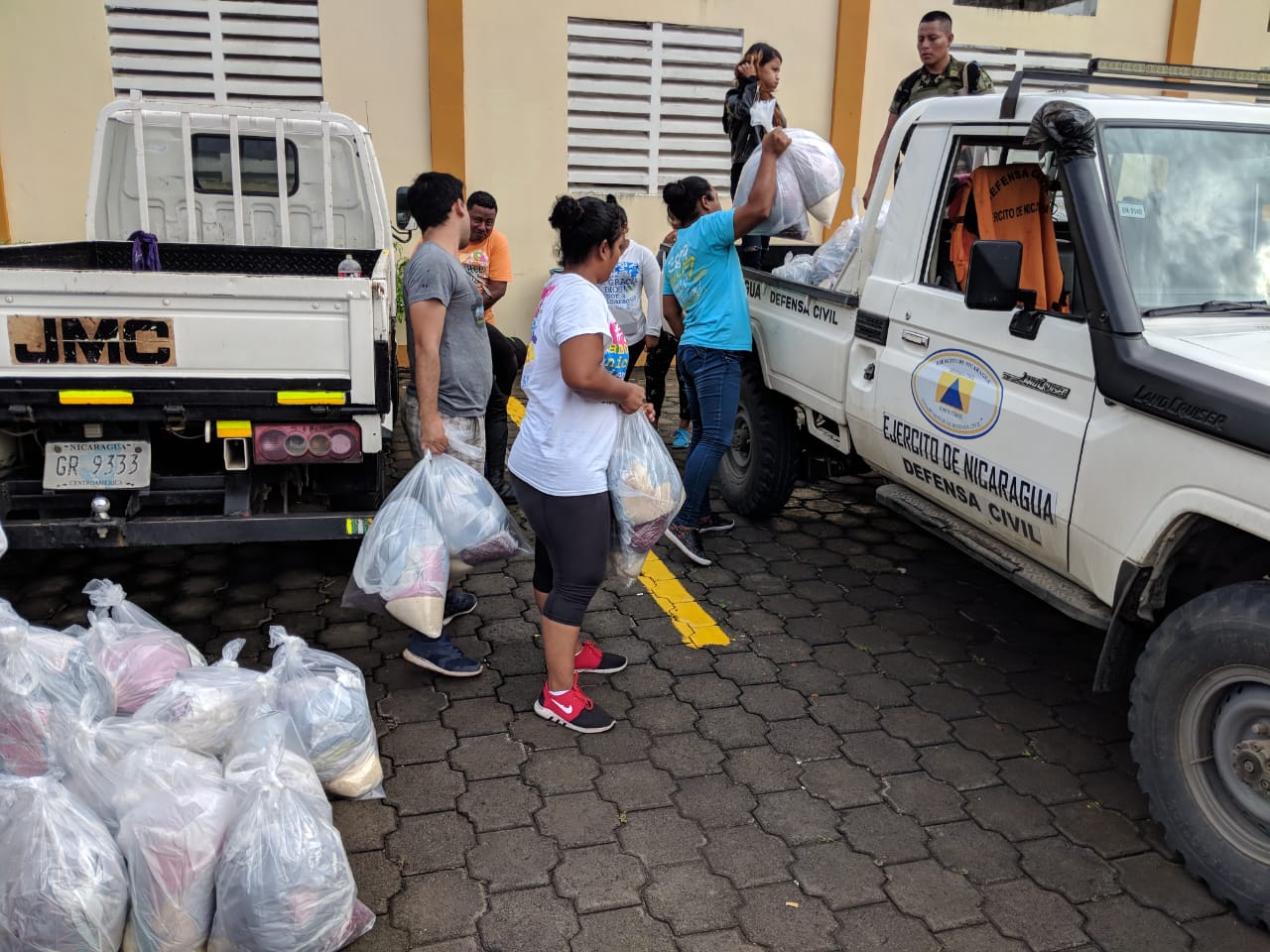 Habitantes anegados de Malacatoya reciben ayuda de brigada JS19J